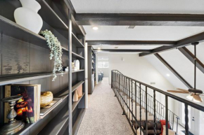 Charming 3-Bedroom Home with Outdoor Dining on Buttercup Street